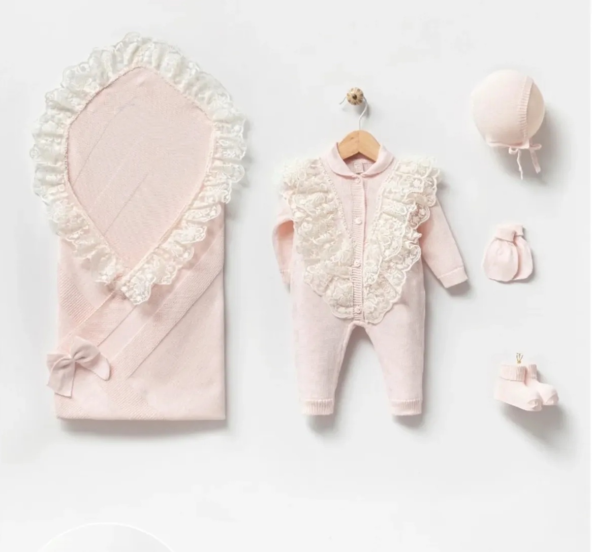 סט תינוקת חלומי – ורוד עדין עם תחרה יוקרתית – תמונה 2
